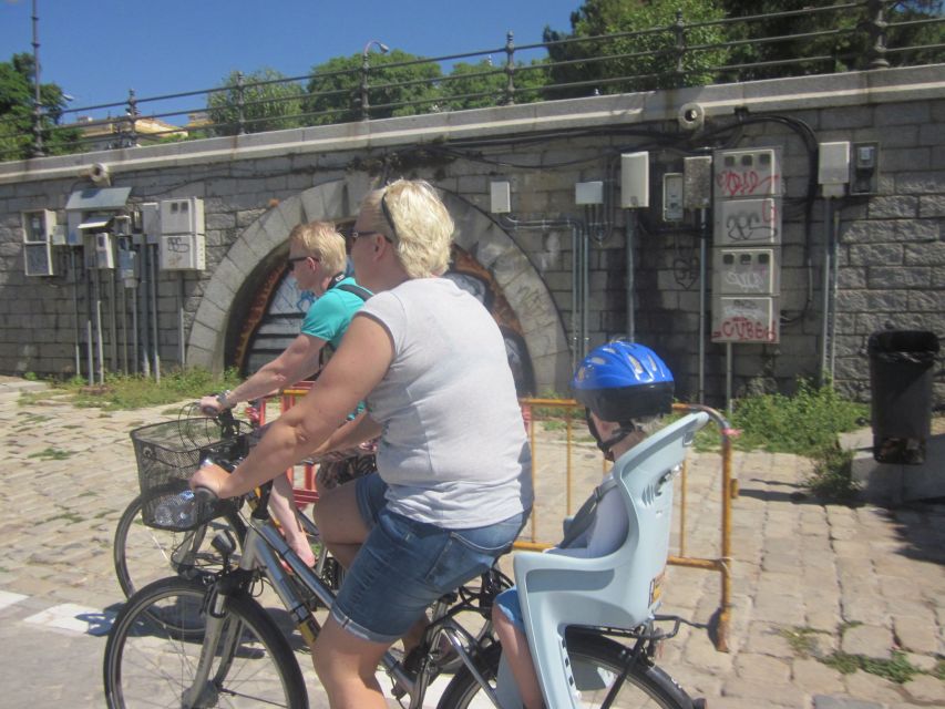 Seville: Highlights City Bike Tour - Maria Luisa Park green zones: shade, breathing room, and easy riding
