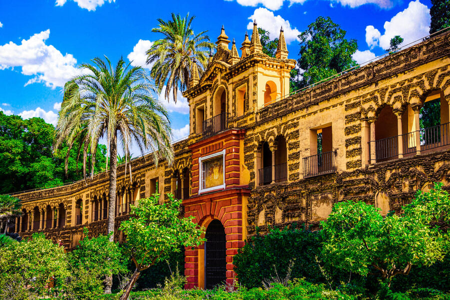 Seville: Priority Access Cathedral, Giralda & Alcázar Tour - Three monuments that tell the Seville story in order