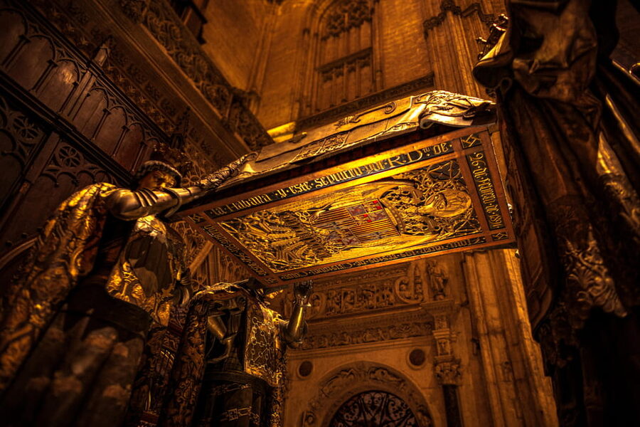 Seville: Priority Access Cathedral, Giralda & Alcázar Tour - Giralda Tower: ramp climb, big payoff, possible crowd moments