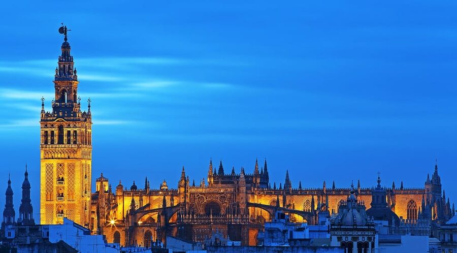 Seville: Priority Access Cathedral & Giralda Tour - Giralda Tower climb: 35 ramps, capped entry, and the best Seville view