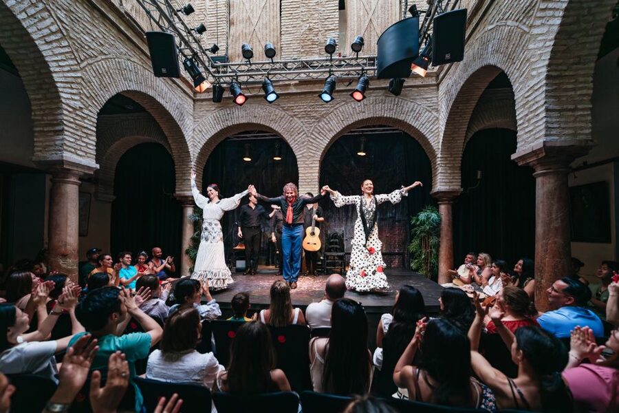 Seville: Puro Flamenco Show with Optional Museum Ticket - The musicianship: why singers and guitar can steal the spotlight