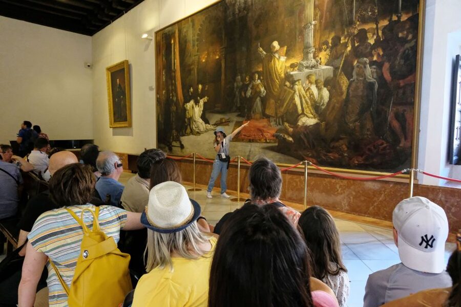 Seville: Royal Alcazar, Cathedral, and Giralda Tower Tour - Plaza Virgen de los Reyes and Plaza del Triunfo: quick hits with purpose