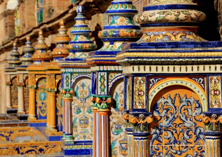 Seville: Small-Group City Highlights Walking Tour - Alcázar, Torre del Oro, and the University Along the Route