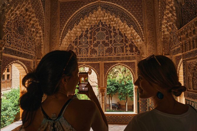 Skip The Line Alhambra and Generalife Guided Tour - Your 3 hour route from Play Granada to the Generalife gardens