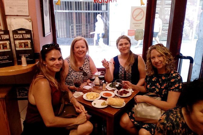 Tapas and history tour ending with churros with chocolate - Starting at Apple Puerta del Sol, 7 pm and ready to eat