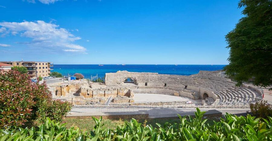 Tarragona: Roman Heritage Guided Walking Tour - Circus vaults and chariot race atmosphere