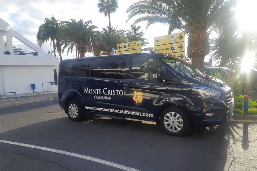 Tenerife: Marine-Life Tour with Transfer, Buffet and Drinks - Buffet Tapas, Cava, Wine, and a Glass of Champagne That Actually Counts