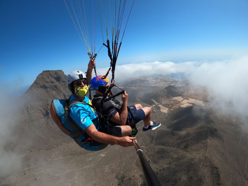 Tenerife: Paragliding with National Champion Paraglider - The actual flight: 15-35 minutes, calm or acrobatic options near the beach