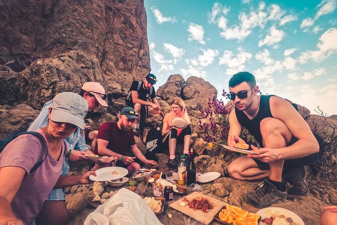 The Volcano Heart Tour: Hiking, Tasting and Sunset Experience - Pico de Las Nieves: the sunset above the clouds payoff