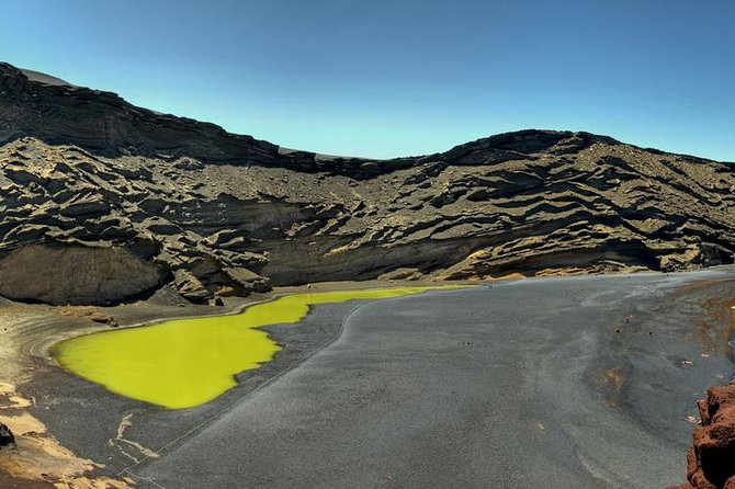 Timanfaya, Golfo, Jameos Agua & Camel Ride (opt) - Lanzarote - El Golfo Green Lagoon: a short stop with big color payoff