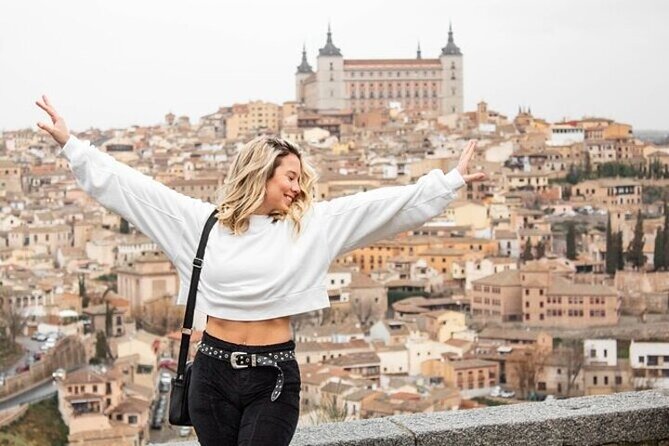 Toledo & Segovia Tour with Cathedral and Alcazar Tickets & Lunch - Getting to Toledo: bus comfort plus quick picture moments
