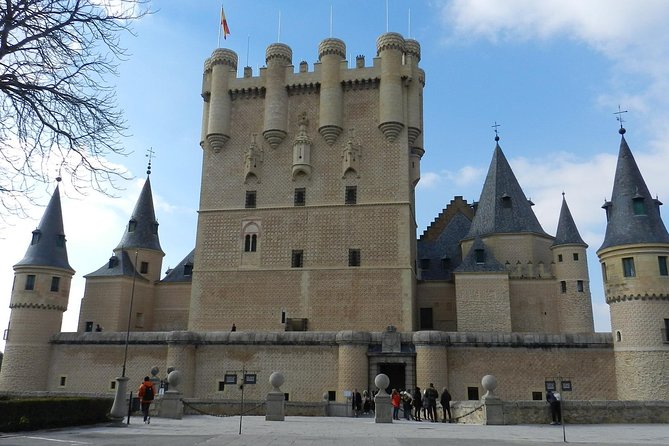 Toledo & Segovia Tour with Cathedral and Alcazar Tickets & Lunch - The optional Avila add-on: medieval walls and the Mirador de los 4 Postes