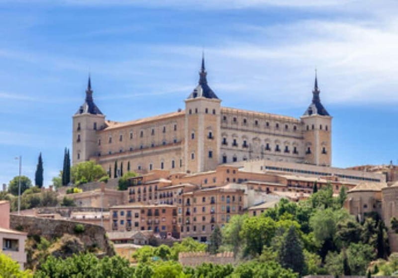 Toledo: Three Cultures English Tour - A quick Toledo intro on the way to the Alcázar and big squares