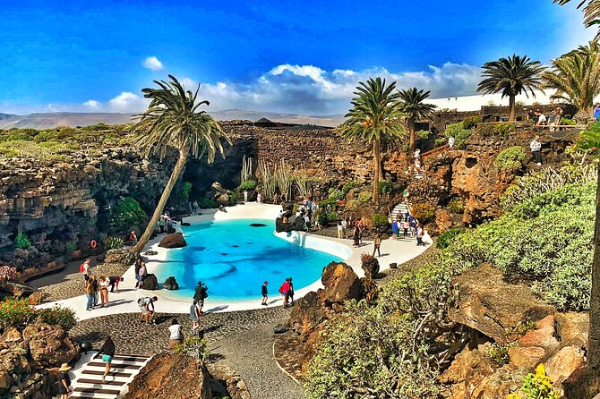 Tour to Timanfaya, Jameos del Agua, Cueva de los Verdes and viewpoint from the cliff - The big idea: why this Lanzarote tour works for first-timers