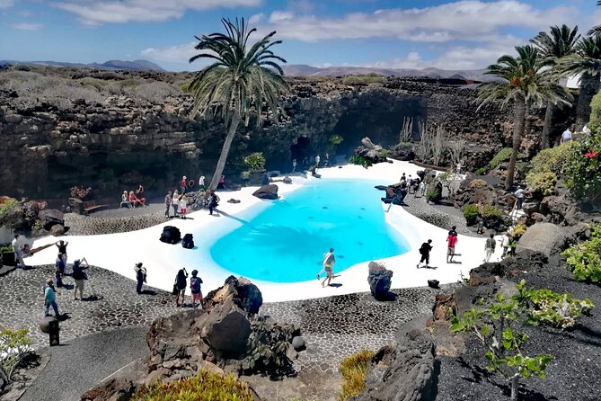Tour to Timanfaya, Jameos del Agua, Cueva de los Verdes and viewpoint from the cliff - Casa-Museo del Campesino and the Monumento a la Fecundidad