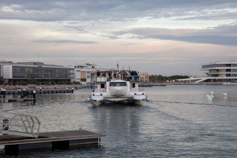 Valencia: Catamaran Cruise, Paella Lunch and Swim Stop - Drinks, Music, and the Onboard Vibe