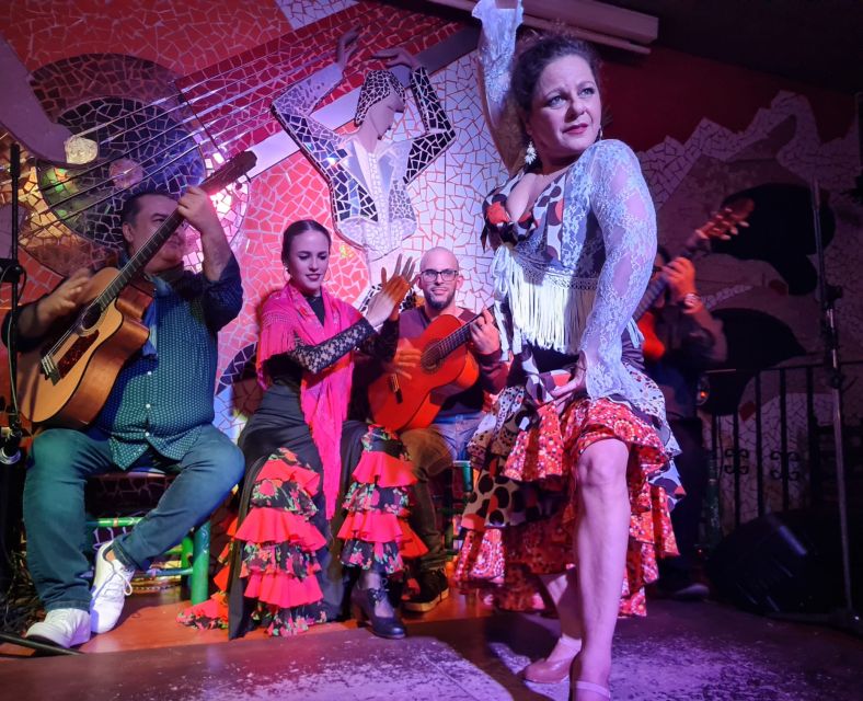 Valencia: Flamenco at Toro y La Luna with optional Dinner - Getting a great seat: small room rules