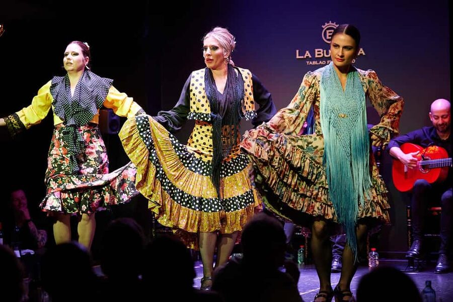 Valencia: Flamenco Show with Dinner at La Bulería - Timing that actually matters: when dinner becomes the show