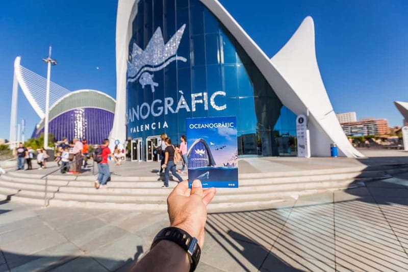 Valencia: Oceanogràfic, Hemisfèric & Science Museum Combo - A realistic day plan: use the big attraction first, then work your way inward