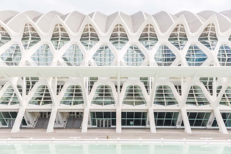 Valencia: Oceanogràfic, Hemisfèric & Science Museum Combo - Food, breaks, and what to bring so the day stays enjoyable
