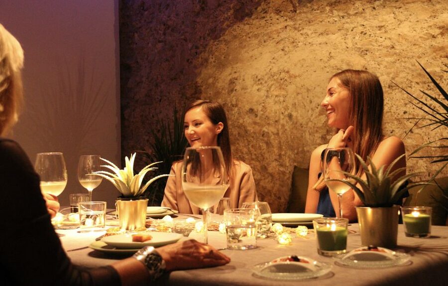 Valencia: Old Town Tour, Wine & Tapas in an 11th c. Monument - Plaza Stops and Street Secrets: Where the Hidden Meaning Lives