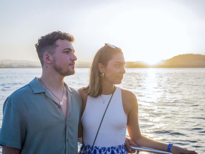 Valencia: Sailing Catamaran Cruise with Sunset Option and DJ - Meeting at Catamaran Mundo Marino Valencia, and how to start smoothly