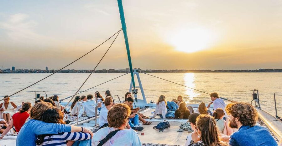 Valencia: Sailing Catamaran Cruise with Sunset Option and DJ - Why the catamaran ride feels relaxed, even when the water is not perfect