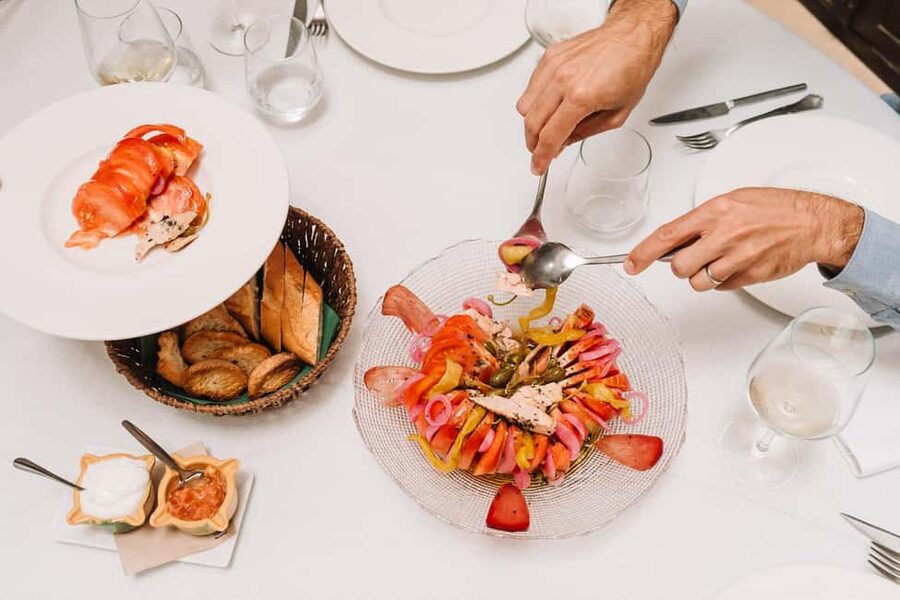 Valencia: Tapas and Drinks Evening Tour - Why Valencia picaeta culture makes this tour click